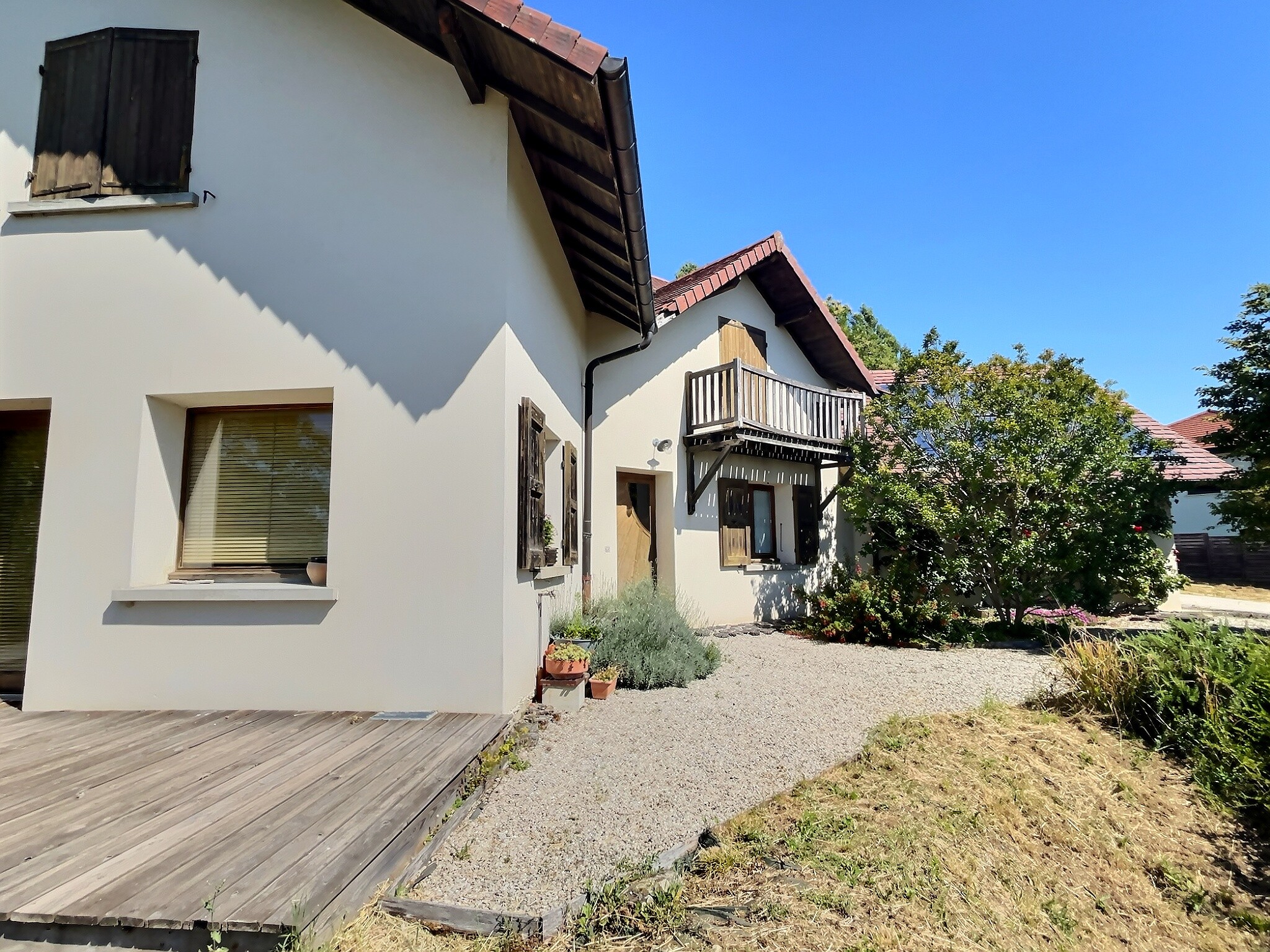 Saint Blaise du Buis (38140) - propriété 267m2 sur grande parcelle